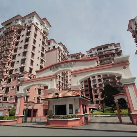 Adikbongsu Homestay Marina Court